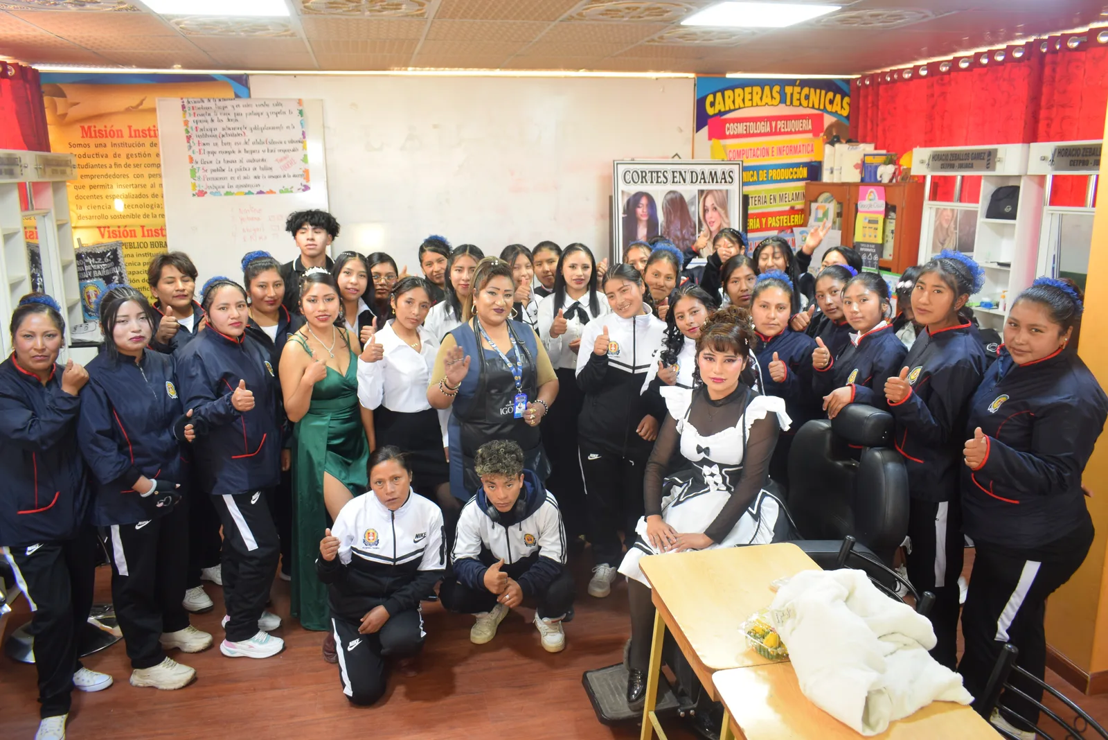 Barbería y Peluquería — Taller foto 6